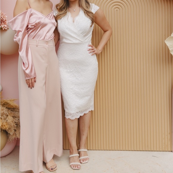 WHITE LACE DRESS - Picture 3 of 6